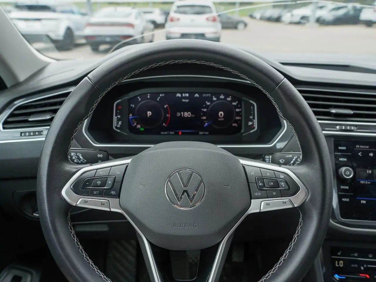 Volkswagen Tiguan снимка Volkswagen Tiguan