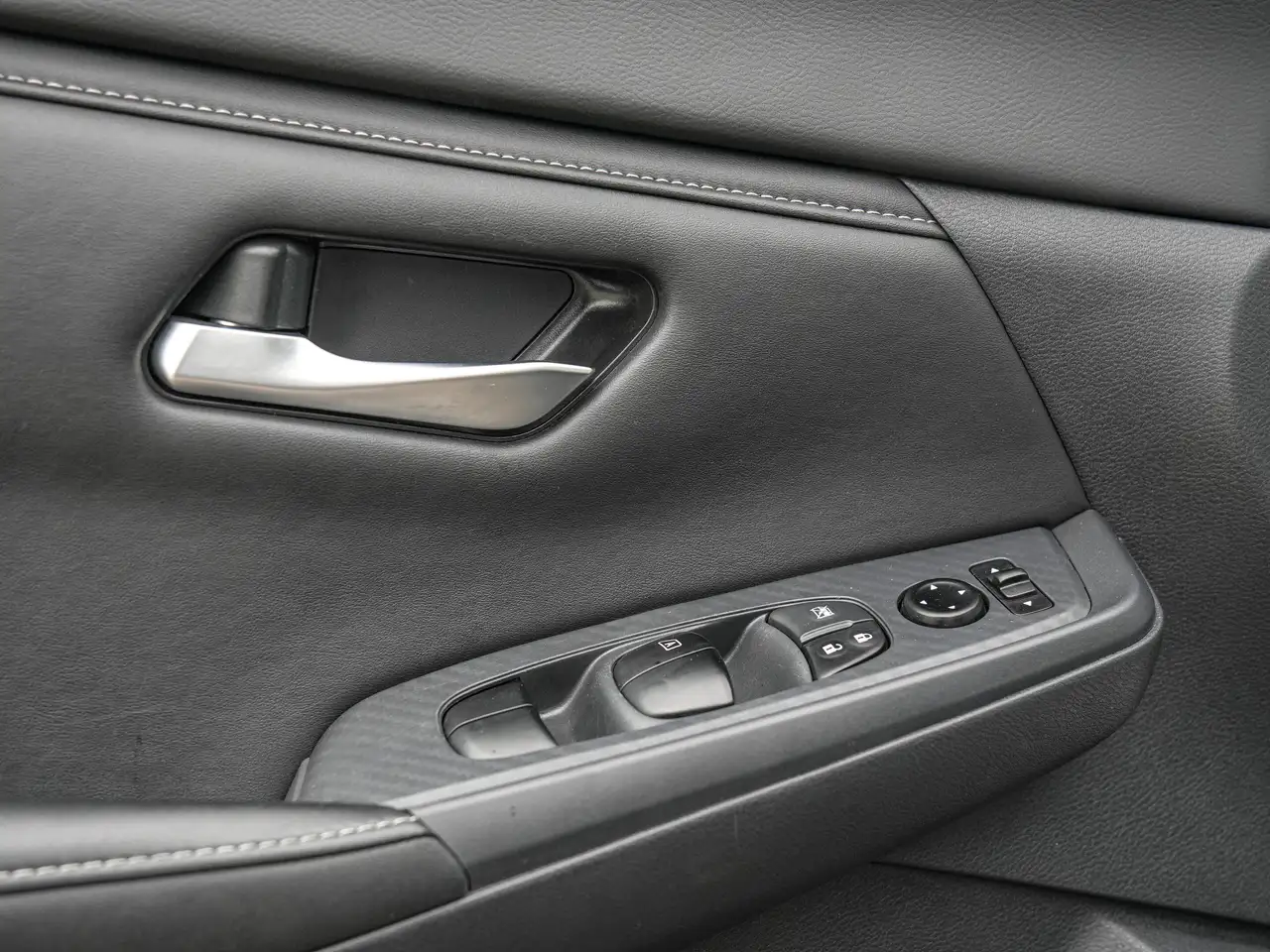 Nissan Sentra photo Nissan Sentra