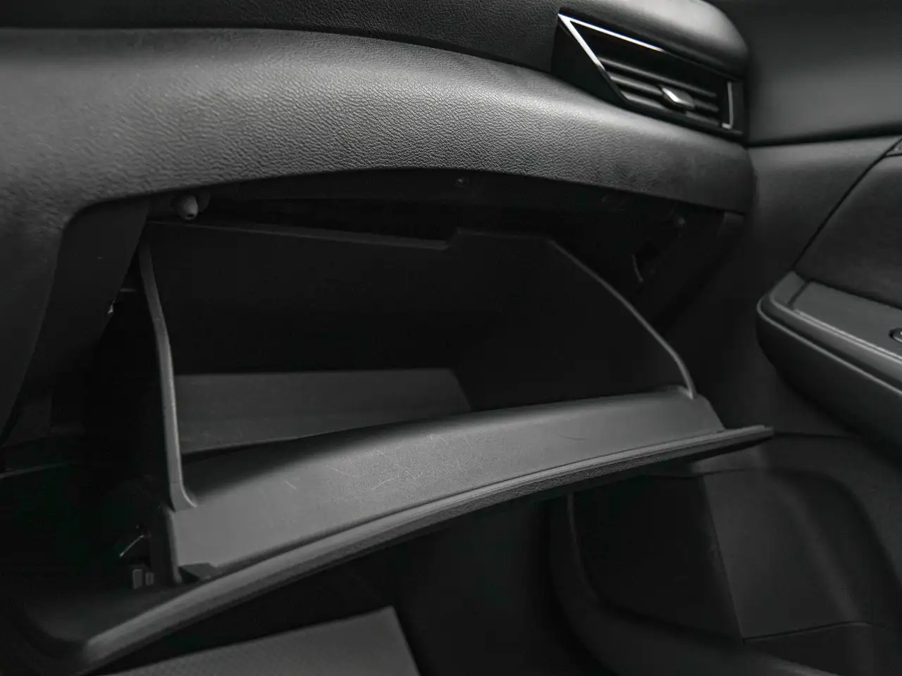 Nissan Sentra photo Nissan Sentra