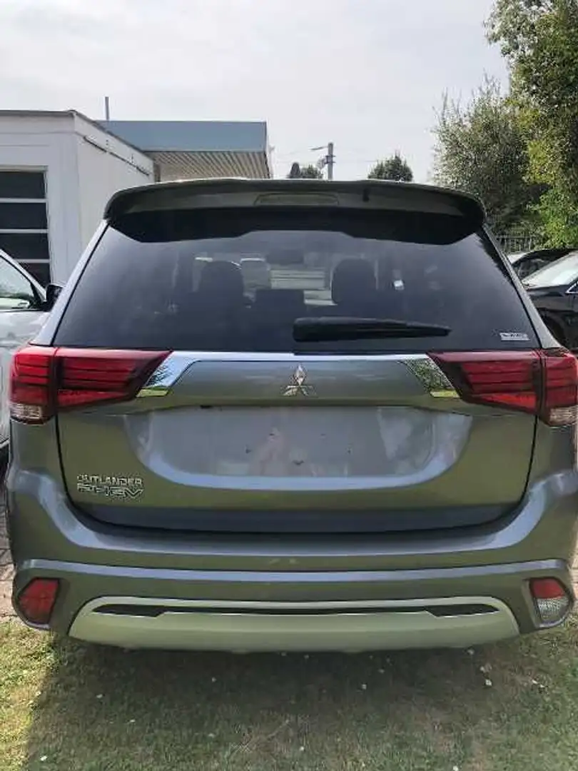 Mitsubishi Outlander Basis Spirit Grau - 2