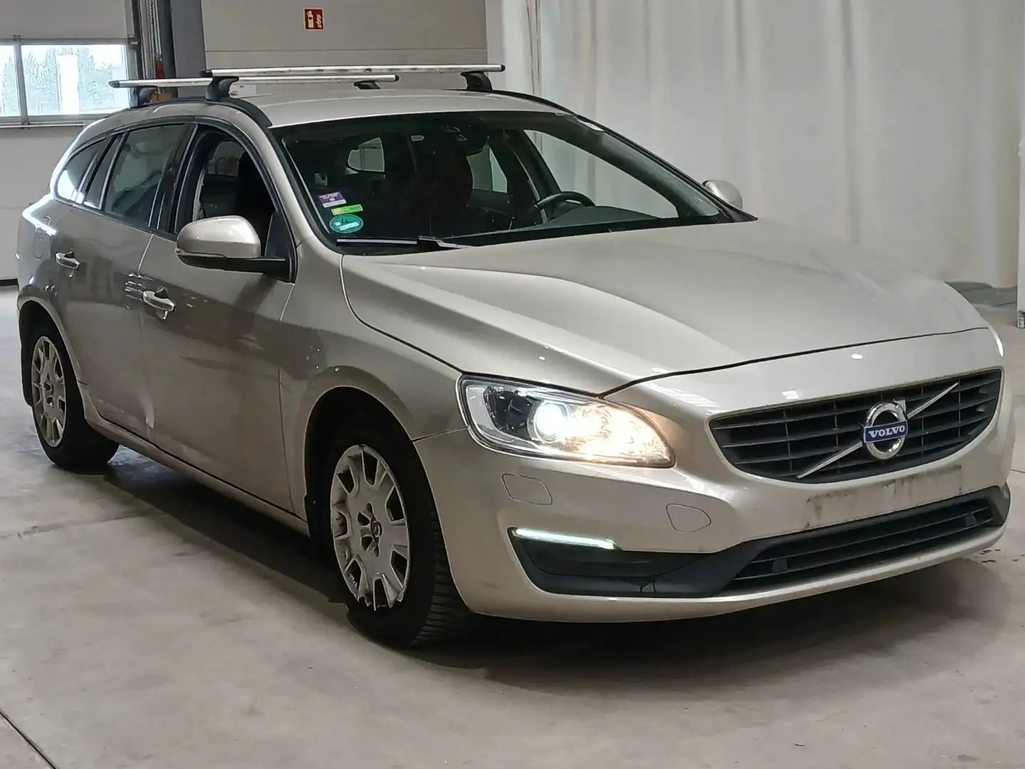 Volvo V60 Linje Business/Automatik/Klimatr./Navi/Xenon/Euro6 Bej - 2
