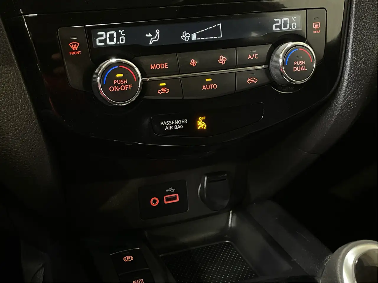 Nissan Qashqai снимка Nissan Qashqai