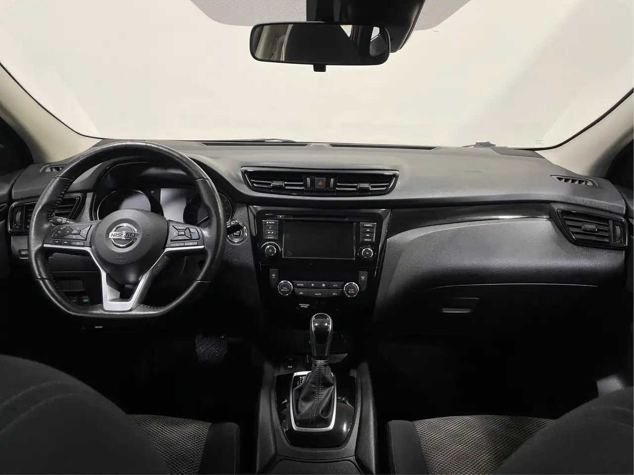 Nissan Qashqai снимка Nissan Qashqai