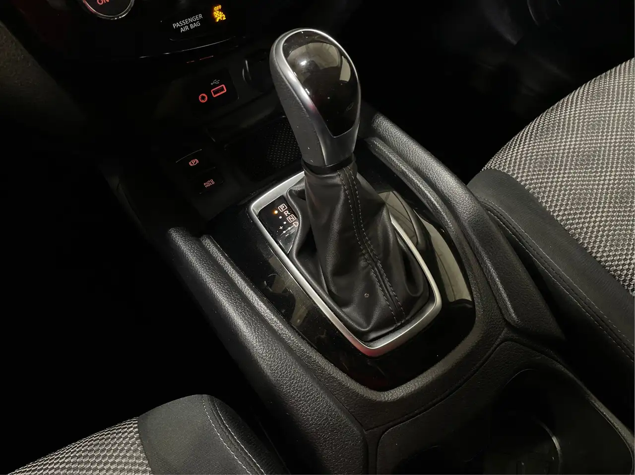 Nissan Qashqai снимка Nissan Qashqai