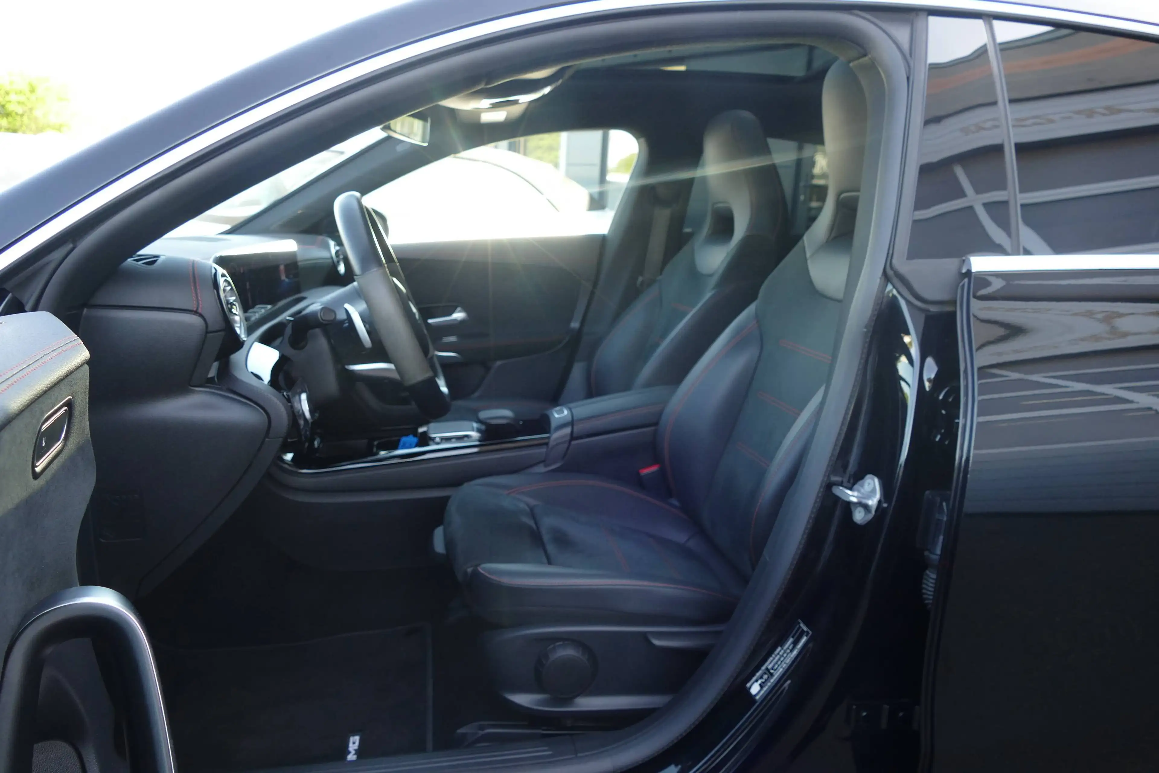 Mercedes-Benz CLA 250 Shooting Brake 7G-DCT LED Navi Einparkhilfe Panora — photo 13