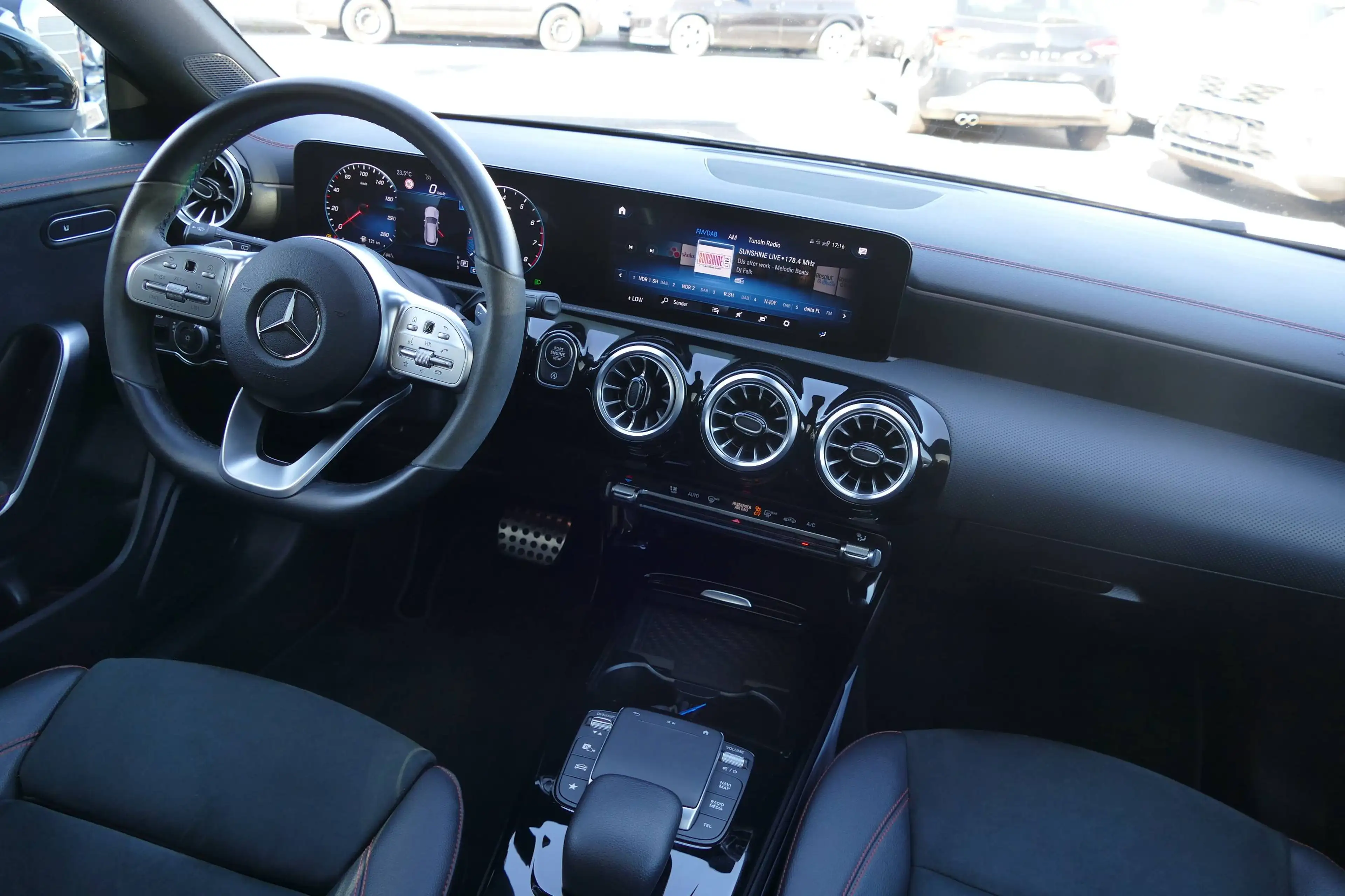 Mercedes-Benz CLA 250 Shooting Brake 7G-DCT LED Navi Einparkhilfe Panora — photo 11
