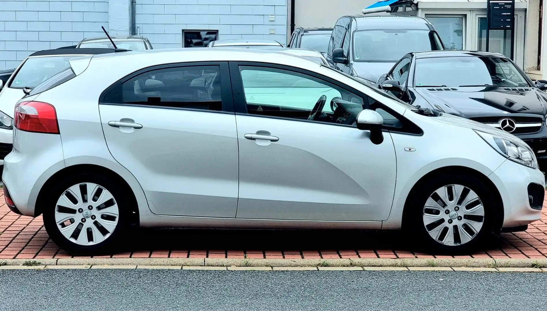 Kia Rio FIFA World Cup Edition 2.Hd Unfallfrei RFK Argent - 2