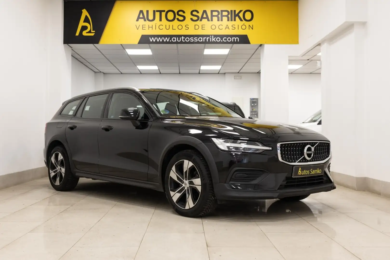 Volvo V60 Cross Country B4 Pro AWD Aut. Negro - 1