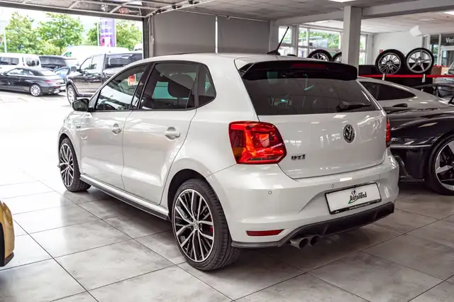 Volkswagen Polo view 5