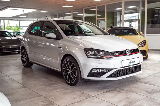 Volkswagen Polo view 3