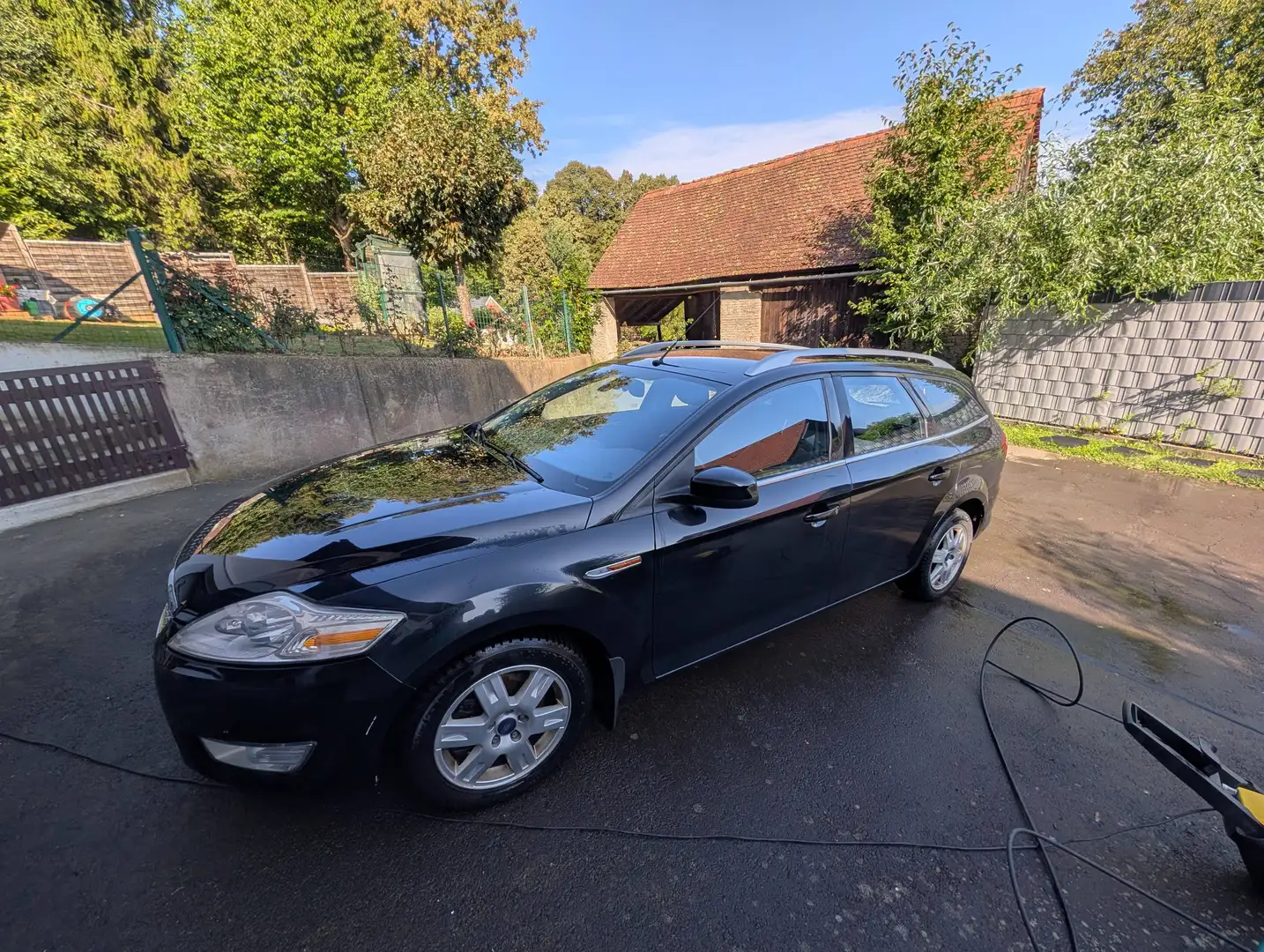 Ford Mondeo Mondeo Traveller Titanium X 2,0 TDCi DPF Aut. Titanium X Schwarz - 2