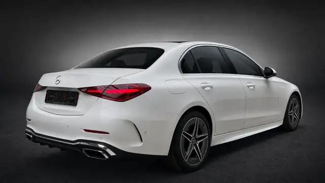 Mercedes-Benz C Class view 4