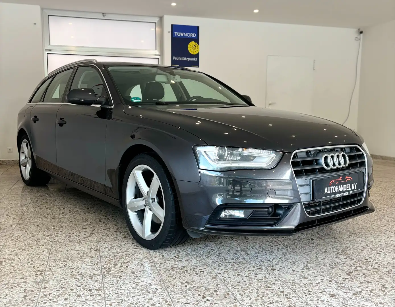 Audi A4 Audi A4 2.0 TDI, AHK, Standheiz, Pano, B&O, VOLL Grau - 2