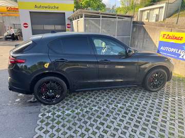 Stelvio Ti Veloce Paket 2,0 16V 280 AT8 Q4 Ti Veloce Paket