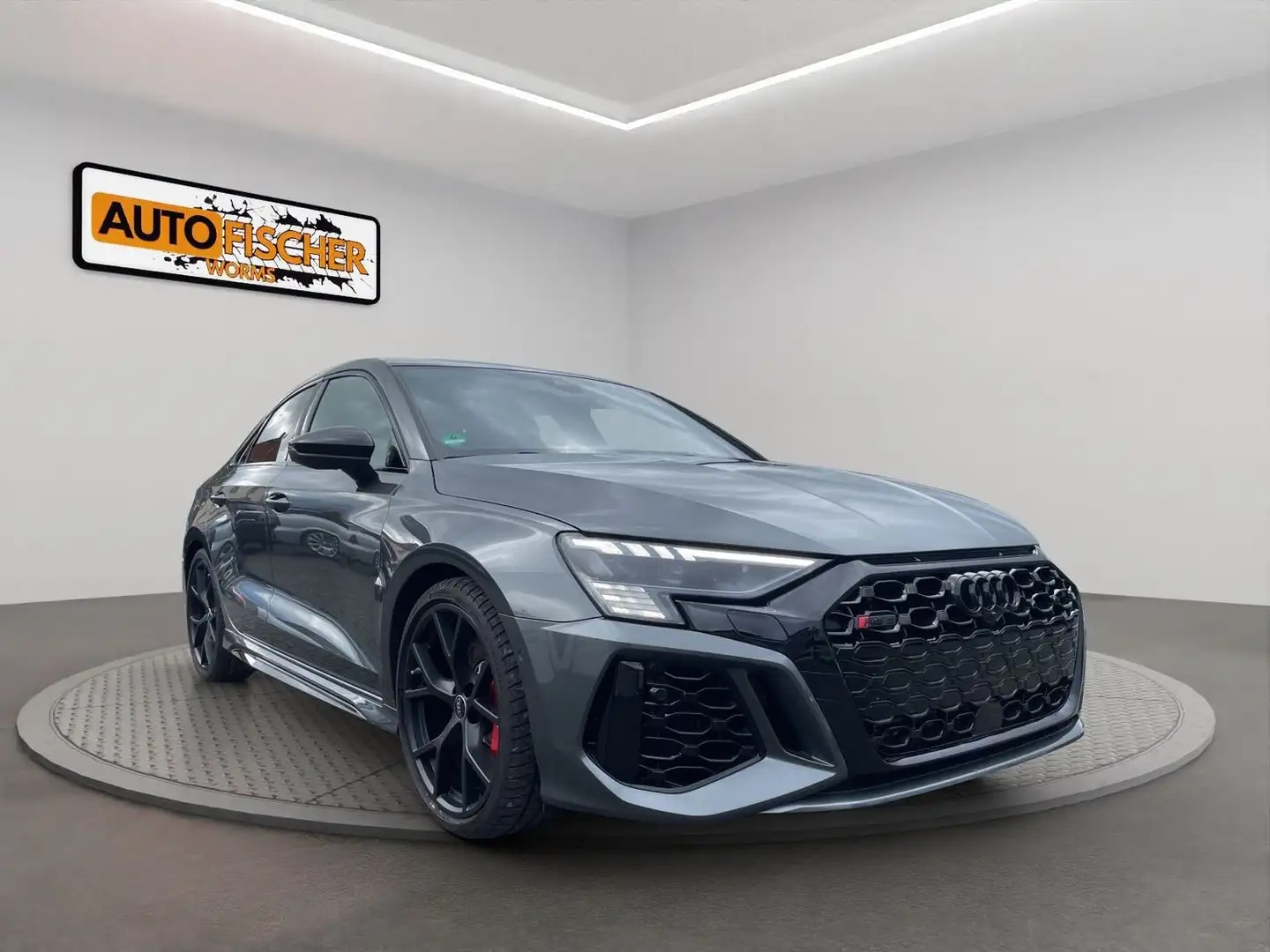 Audi RS3 Limousine  2.5 TFSI quattro  8-fach Alu Grau - 1