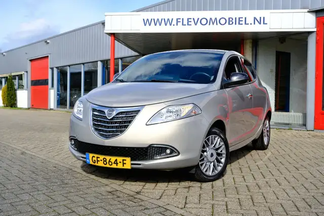 Lancia Ypsilon 0.9 TwinAir Platinum 5-drs Pano|1e Eig|Half Leder|