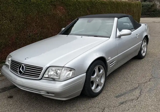 Mercedes-Benz SL 500 Schönes Sammlerfahrzeug mit 30 300 km