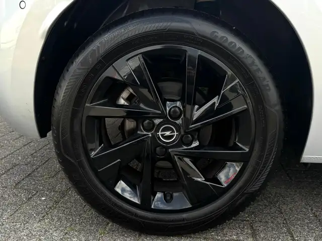 Opel Corsa view 9
