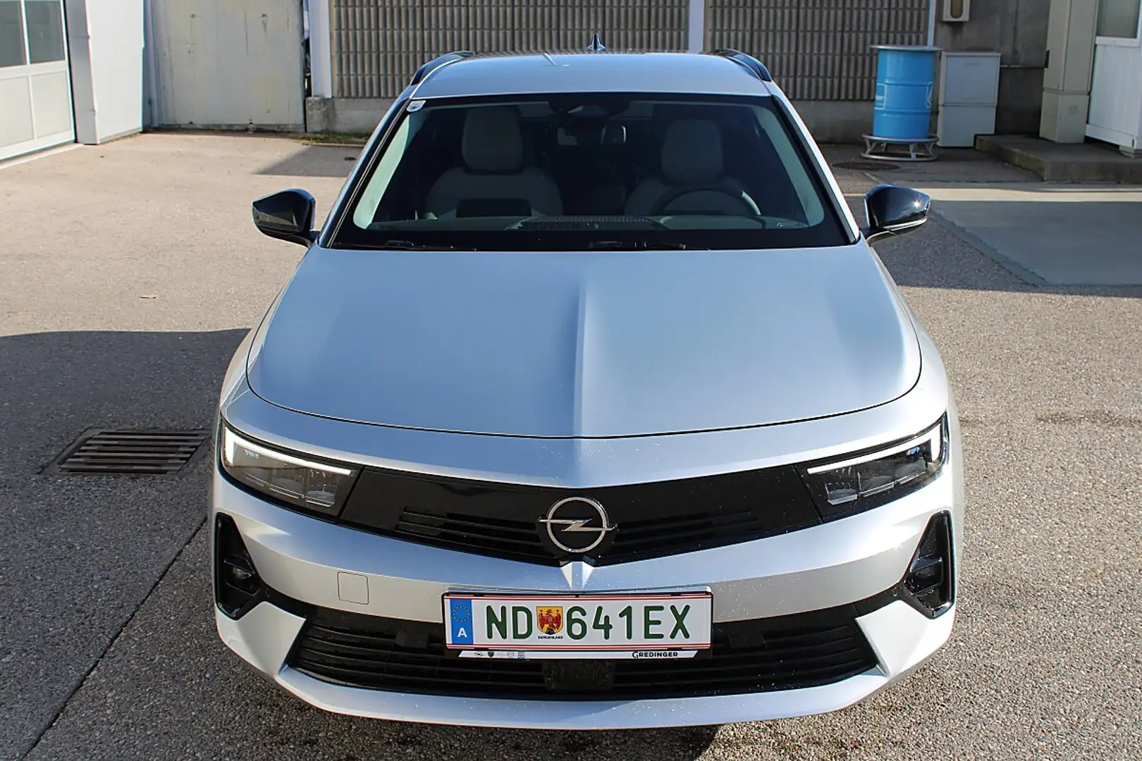 Opel Astra ST Elektro 54kWh Edition Silber - 2