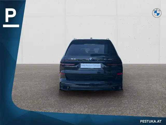 BMW X7 view 5