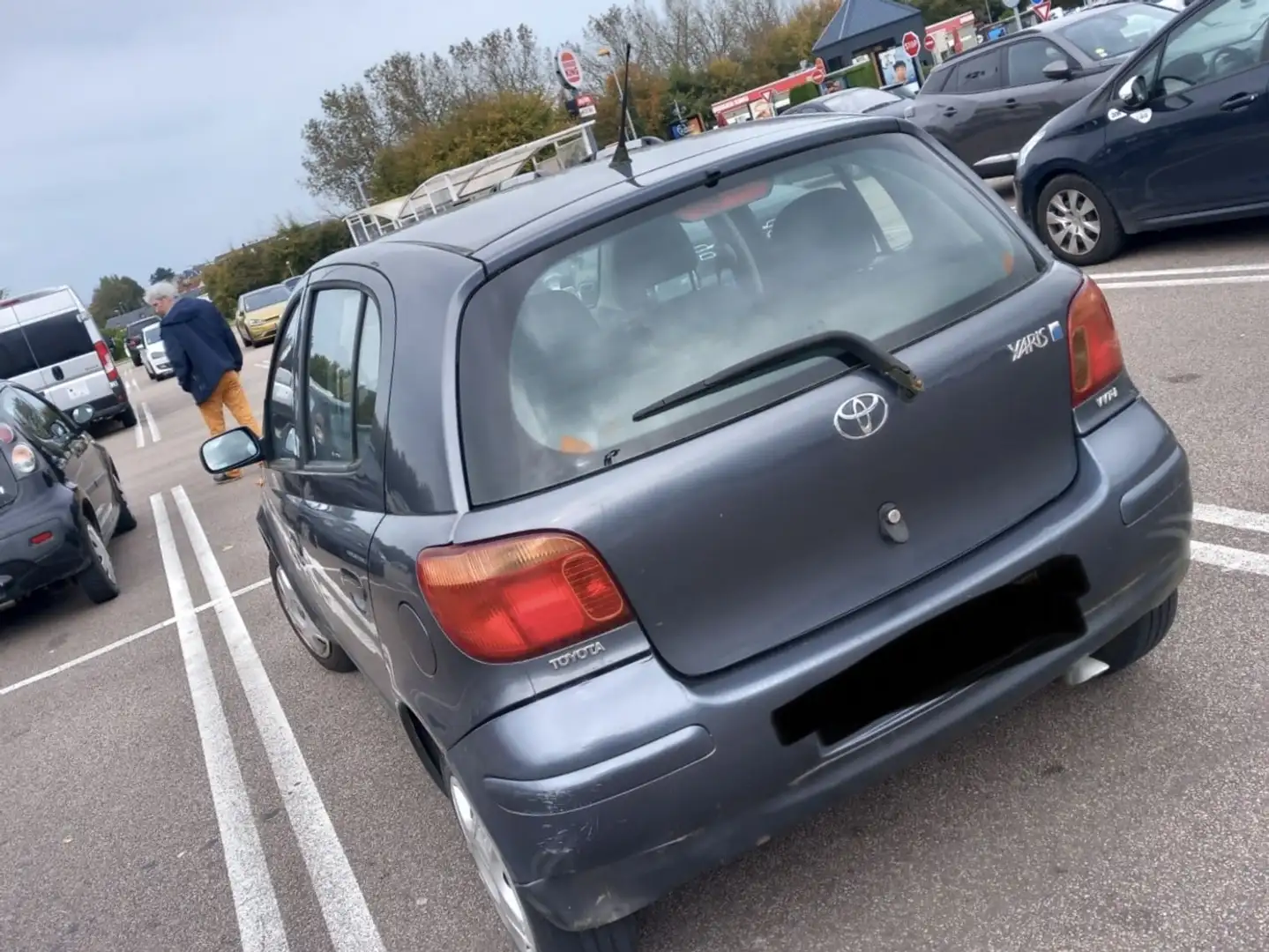 Toyota Yaris Yaris 85 VVT-iLes Bleus Gris - 2