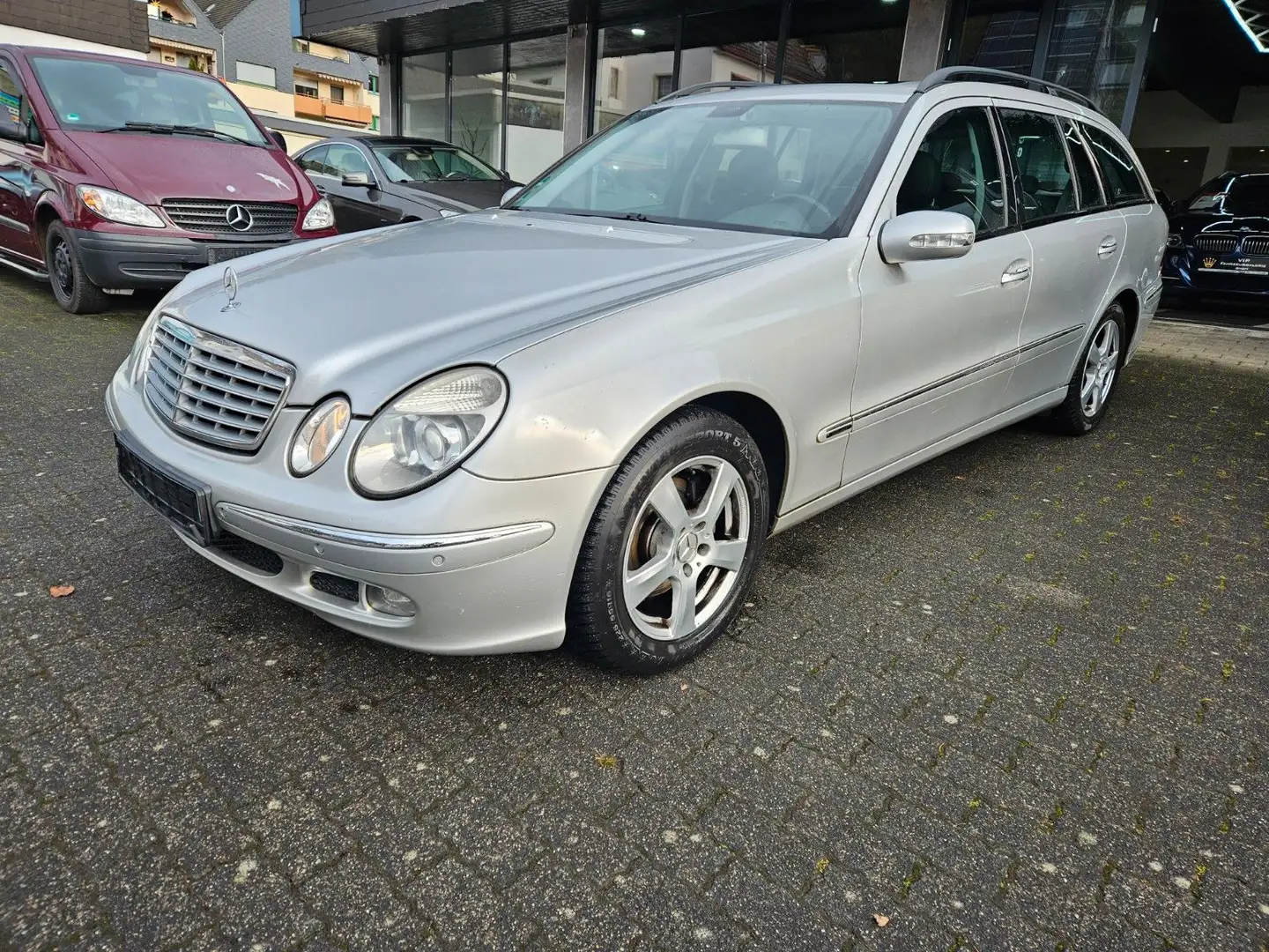 Mercedes-Benz E 220 E -Klasse T-Modell E 220 T CDI*AHK*EURO4*N Zilver - 1