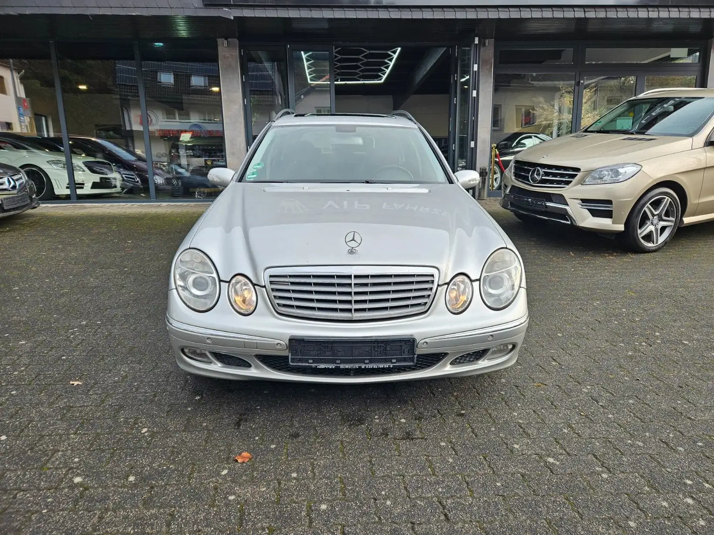 Mercedes-Benz E 220 E -Klasse T-Modell E 220 T CDI*AHK*EURO4*N Zilver - 2