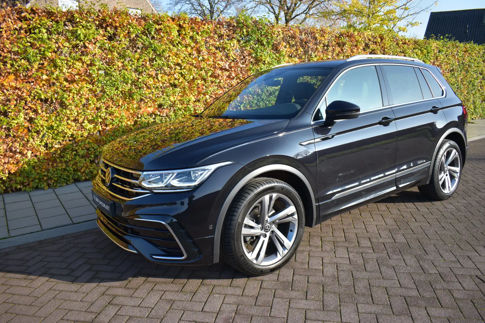 Volkswagen Tiguan 1.5 TSI R-Line '22 PANO, LEER, TREKH, 71DM! NIEUWS Noir - 2