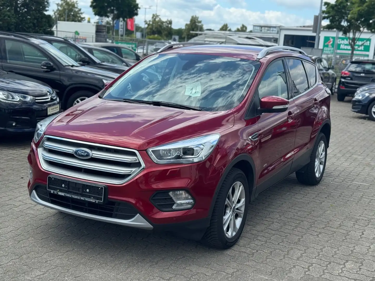 Ford Kuga Titanium Rood - 1