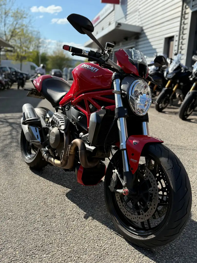 Ducati Monster 1200 Rouge - 1