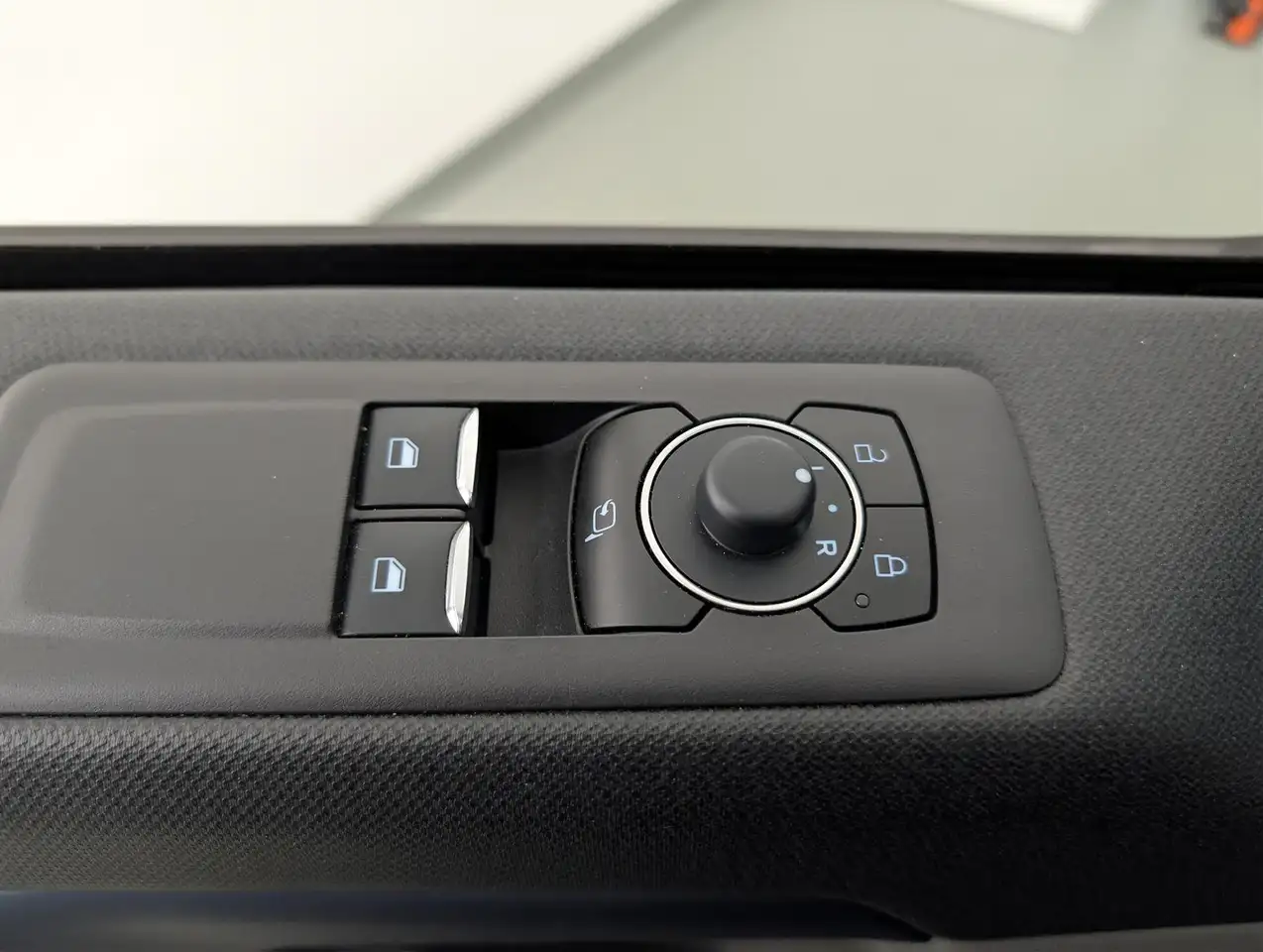 Ford Tourneo 2.5 Plug-in-Hybrid L1 Active AHK, миниатюра 28