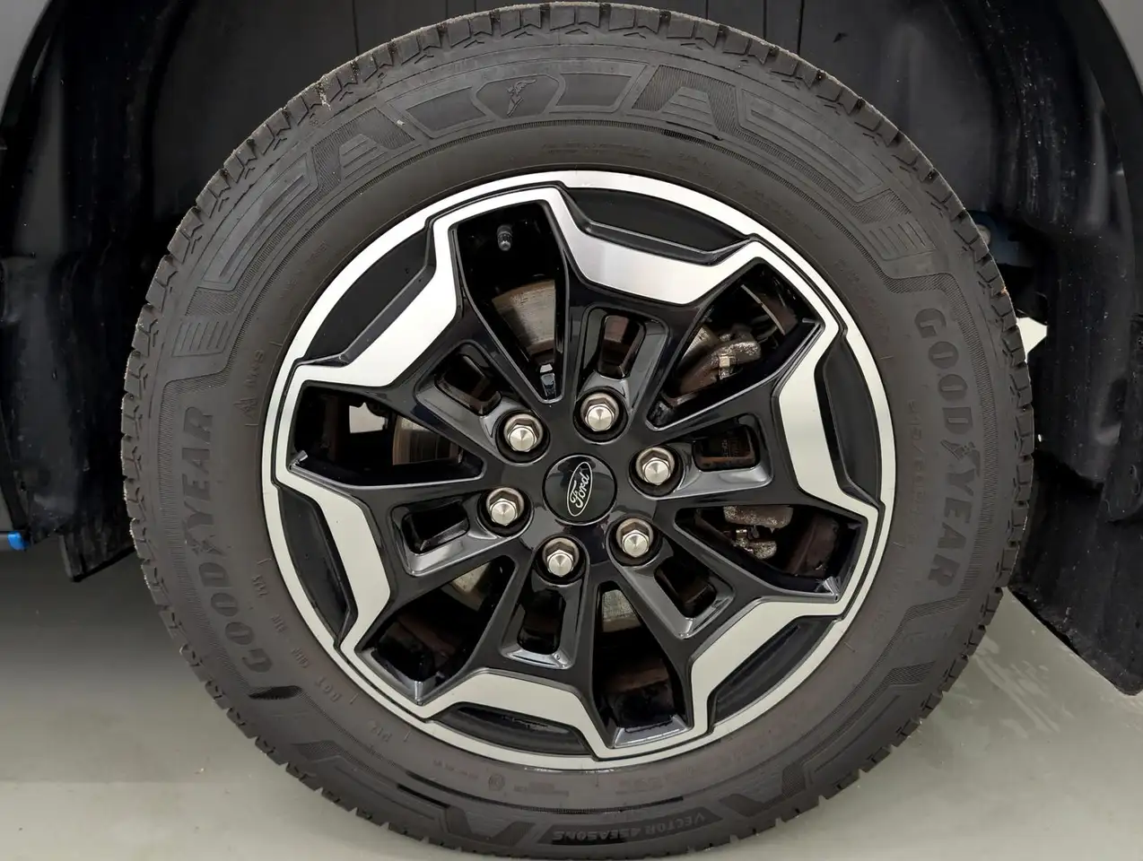 Ford Tourneo 2.5 Plug-in-Hybrid L1 Active AHK, миниатюра 7