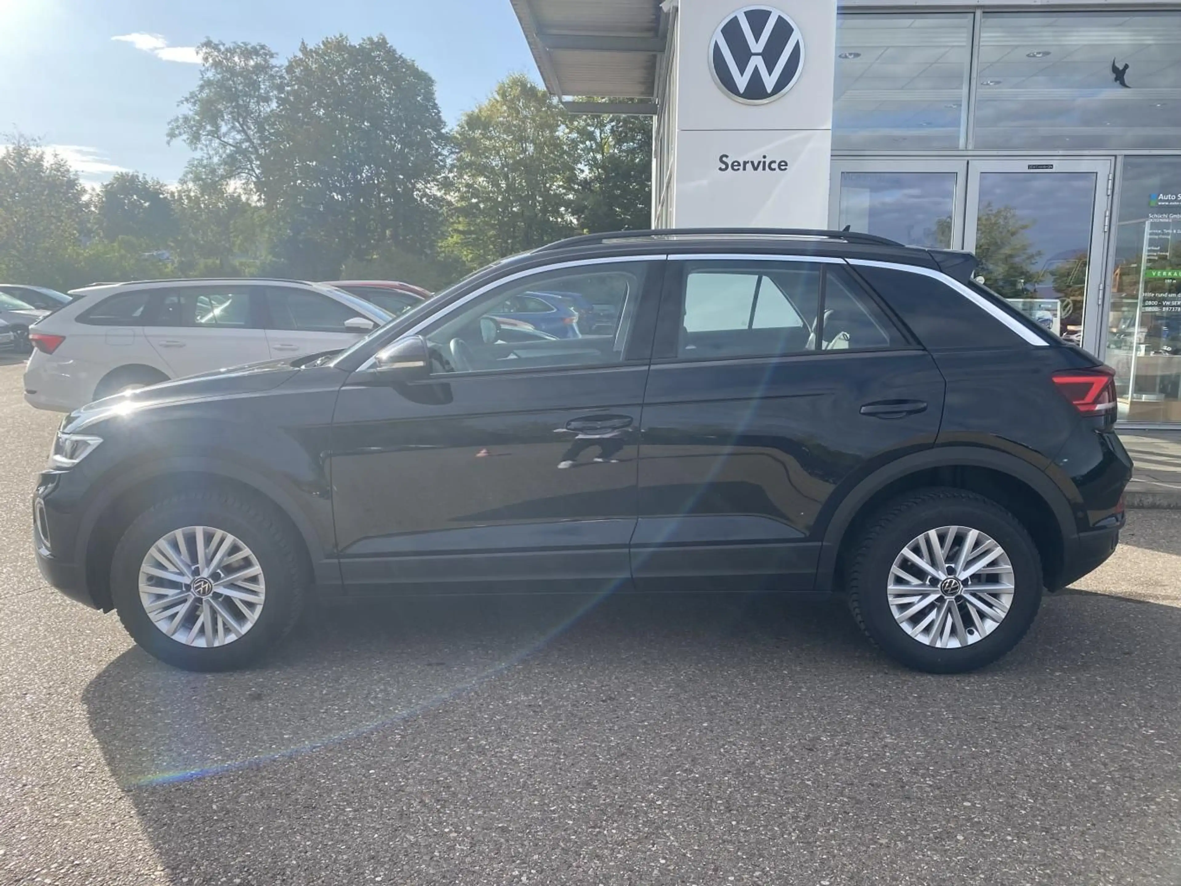 Volkswagen T-Roc 1.5 TSI DSG LIFE AHK+APP-CONNECT+VIRTUAL-C — photo 2