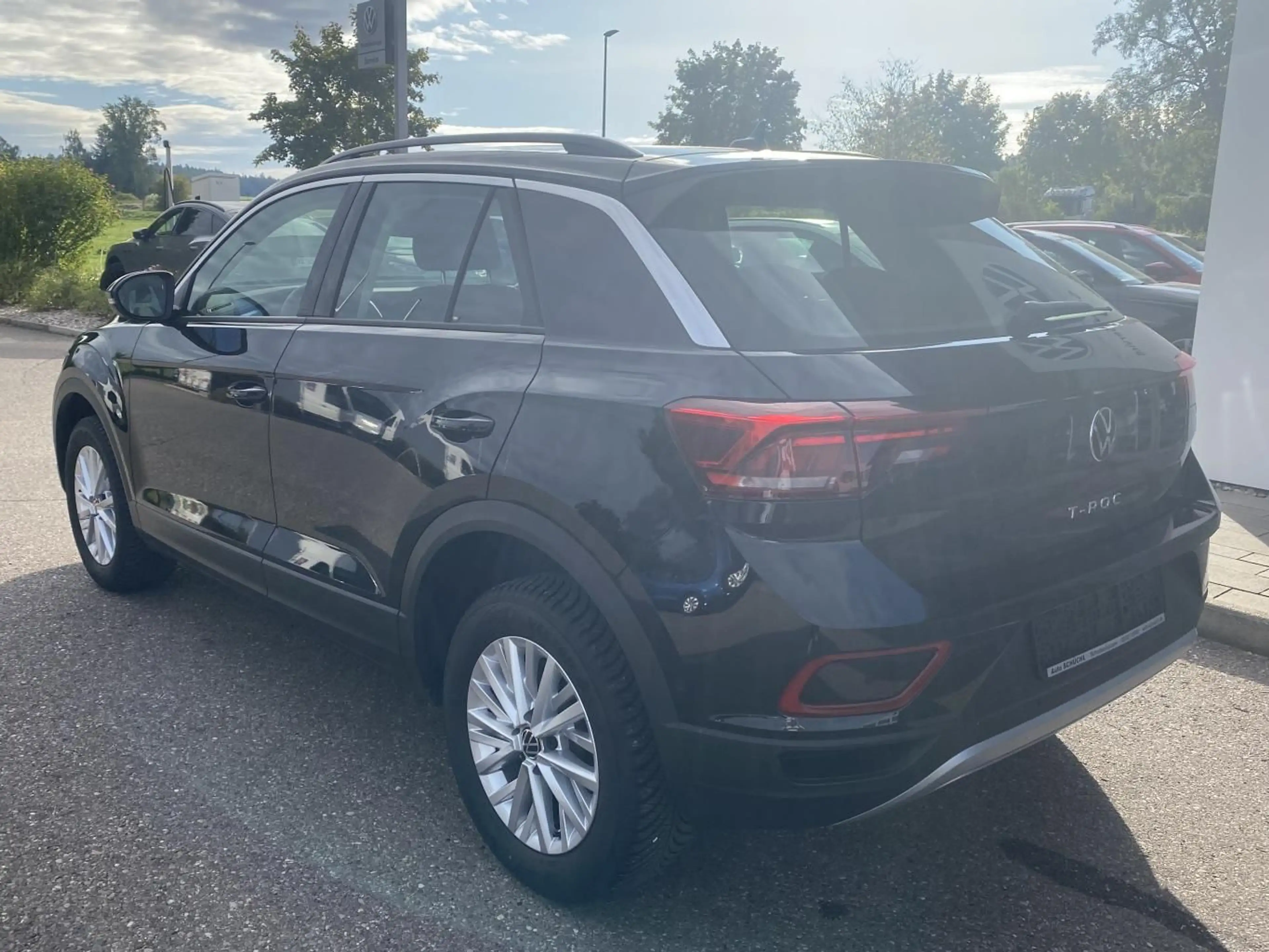 Volkswagen T-Roc 1.5 TSI DSG LIFE AHK+APP-CONNECT+VIRTUAL-C — photo 5