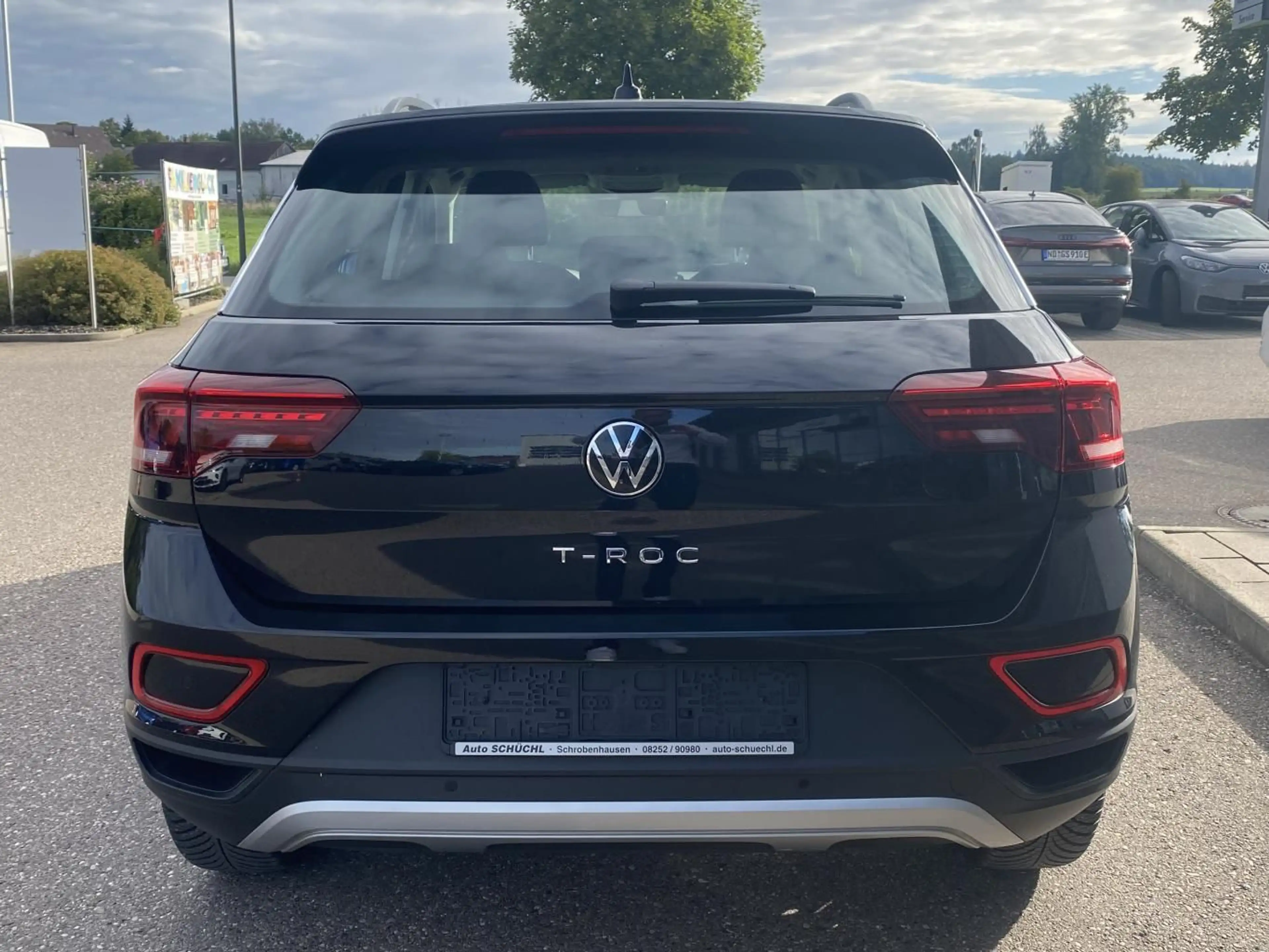 Volkswagen T-Roc 1.5 TSI DSG LIFE AHK+APP-CONNECT+VIRTUAL-C — photo 6