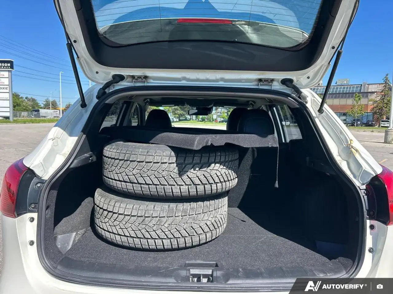 Nissan Qashqai снимка Nissan Qashqai