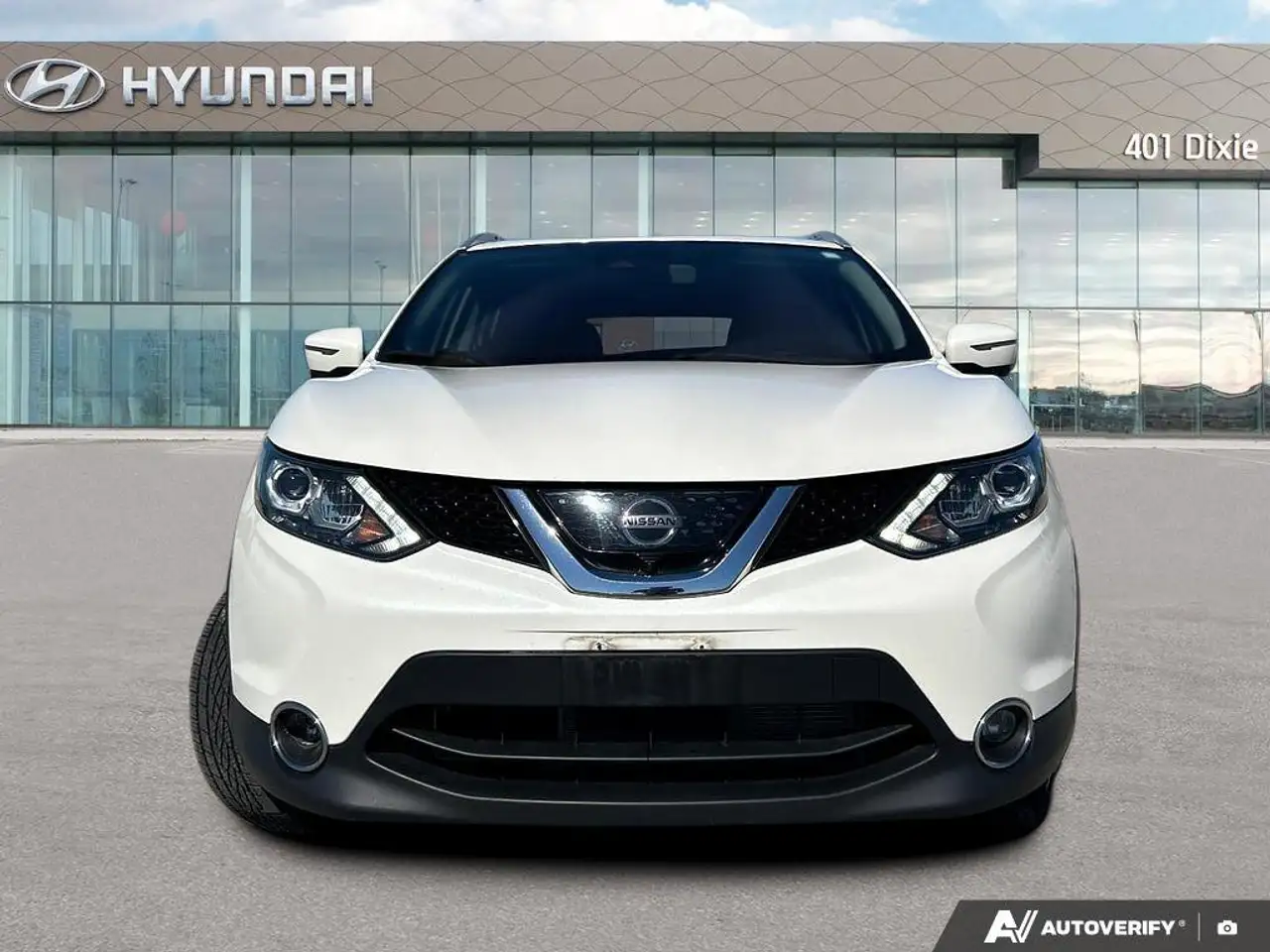 Nissan Qashqai снимка Nissan Qashqai