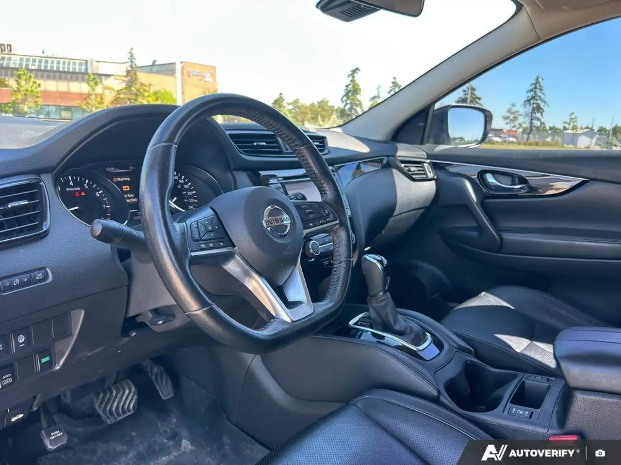 Nissan Qashqai снимка Nissan Qashqai