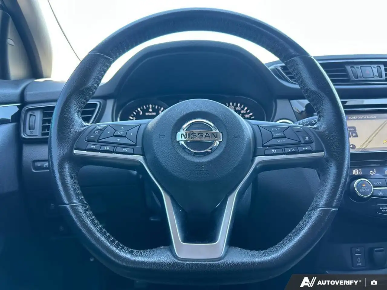 Nissan Qashqai снимка Nissan Qashqai