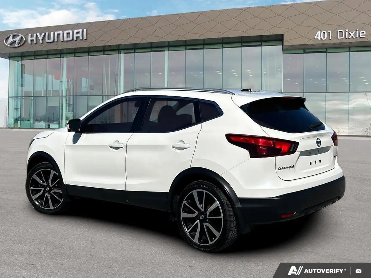 Nissan Qashqai снимка Nissan Qashqai