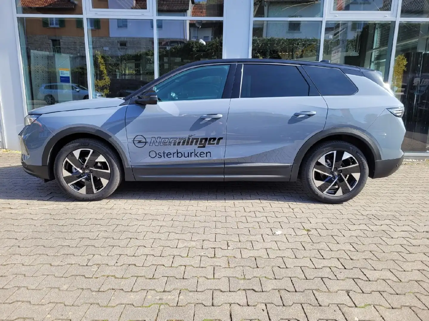Opel 1.2 48V Mild-Hybrid 100kW GS Šedá - 1