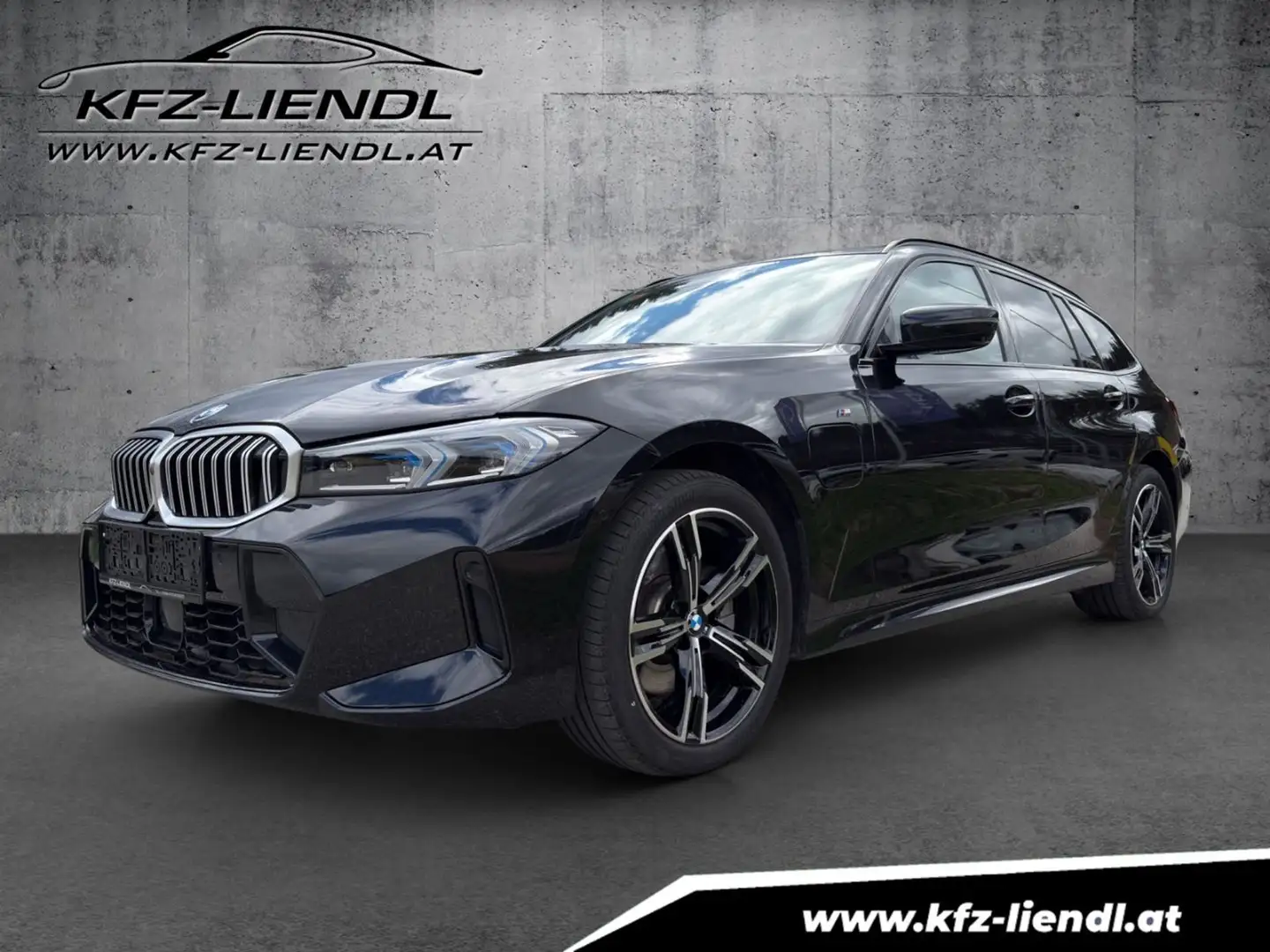 BMW 330 e Touring M Sportpaket Facelift Schwarz - 1