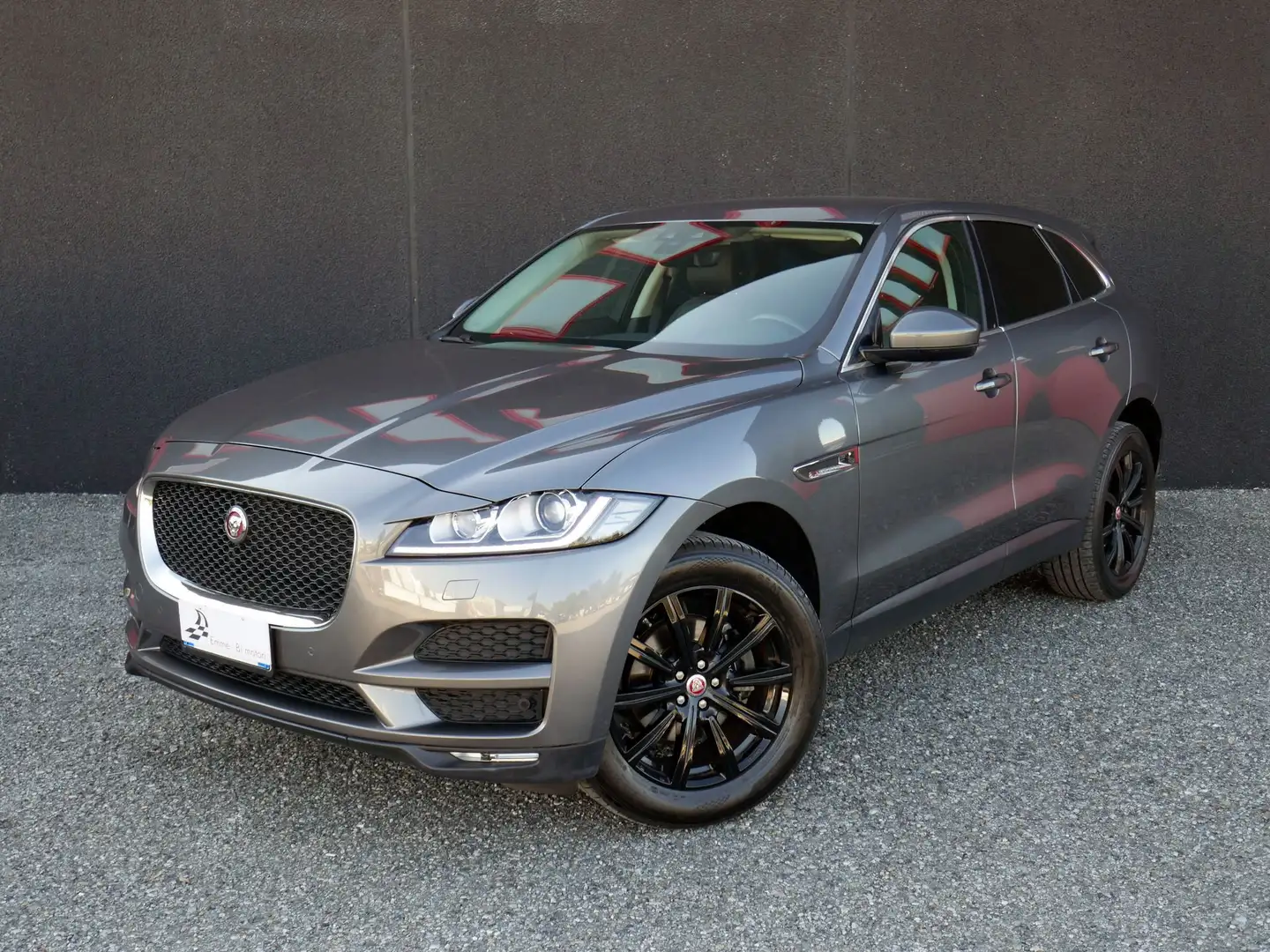 Jaguar F-Pace F-Pace 2.0 D 180 CV AWD aut. Prestige Grigio - 1