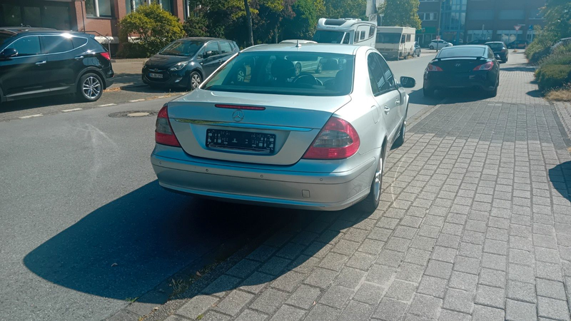 Mercedes-Benz E 200 Kompressor "Klma,SHZG,PDC vo.+hi.,2.Hand" — photo 11