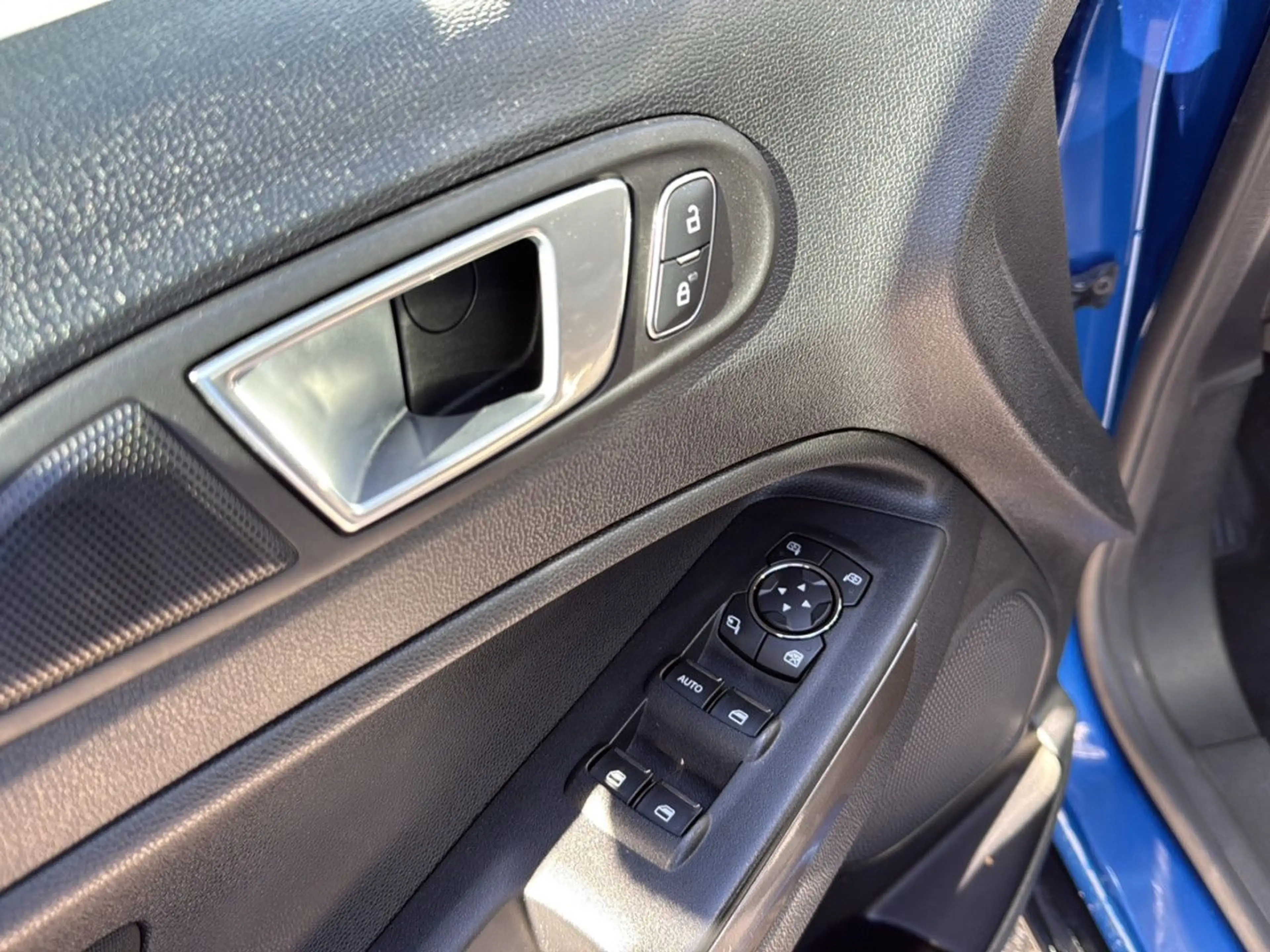 Ford EcoSport Cool & Connect Bluetooth Navi Klima — photo 10
