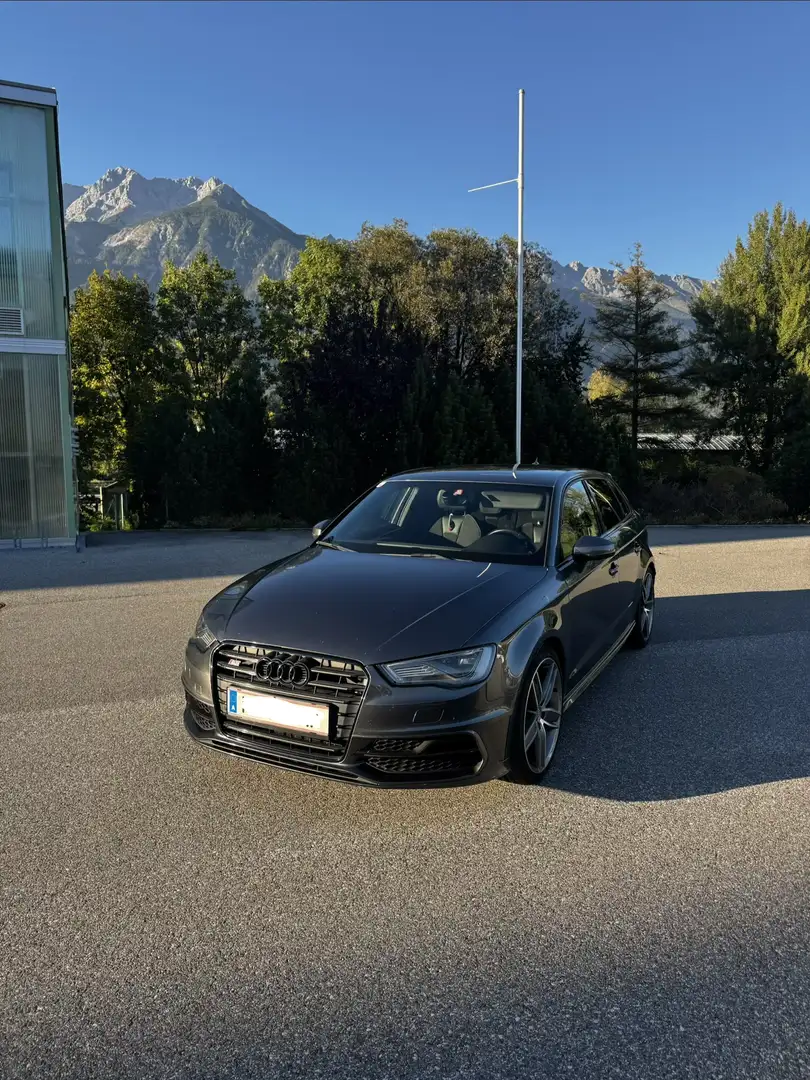 Audi S3 Sportback Grau - 2