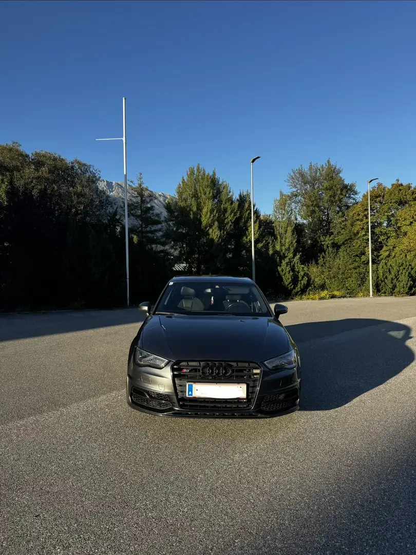 Audi S3 Sportback Grau - 1