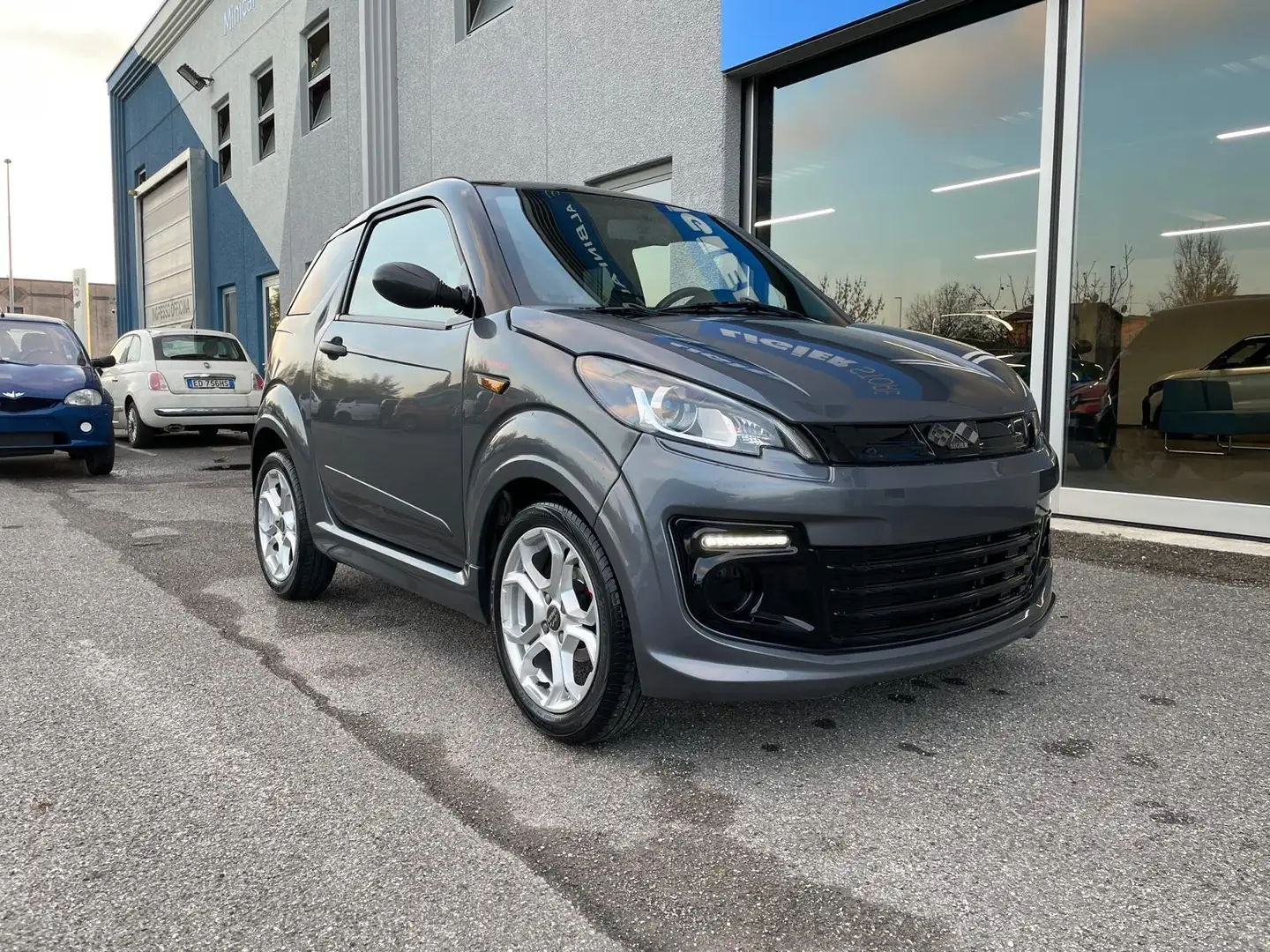 Ligier JS 50 YOUNG COLOR Grau - 1