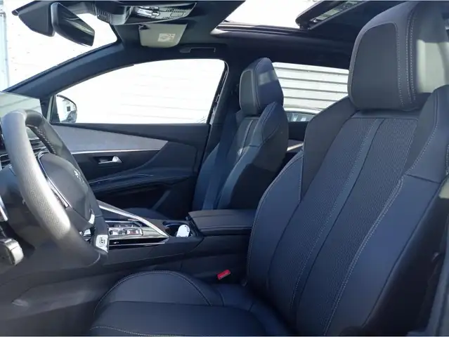 Peugeot 3008 view 5