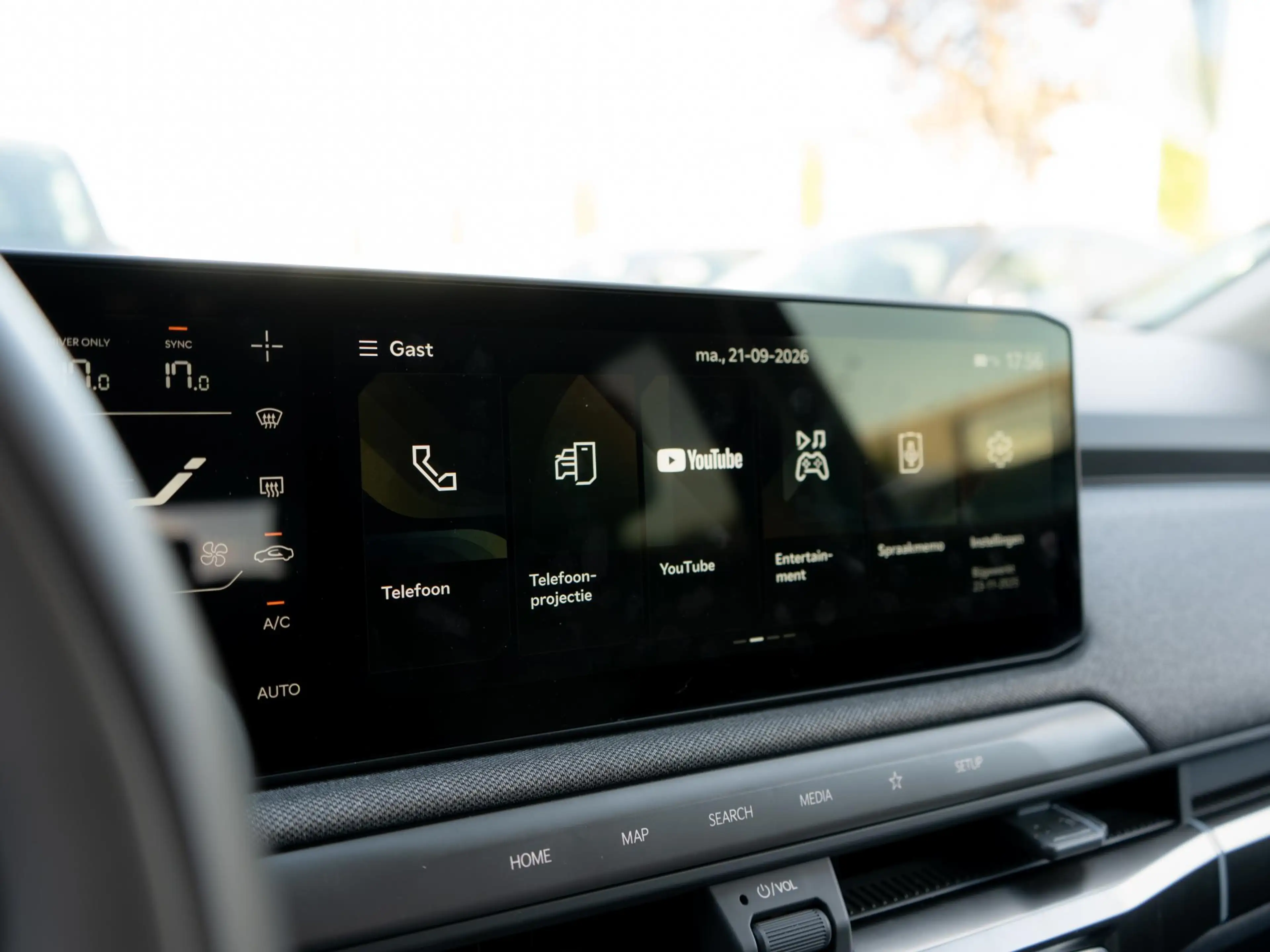 Kia EV3 Plus Advanced 81.4 kWh | Panorama Schuifkantel dak — photo 6